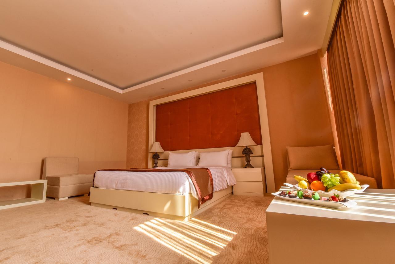 Grandeeza Luxury Hotel Katunayaka Dış mekan fotoğraf